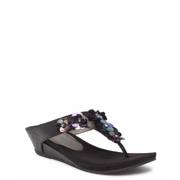 Kenneth Kole Great Wedge Party Sandal - Picture 1 of 1